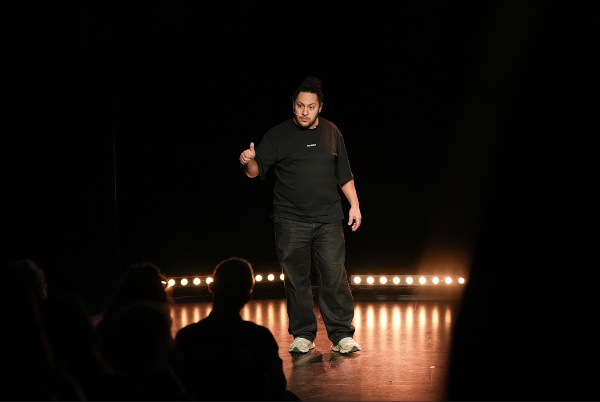 Adel Fugazi - Le Scènacle Besançon - Festival Drôlement Bien